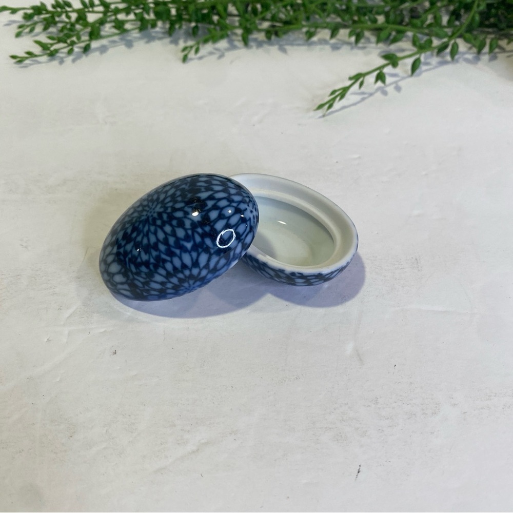 Vintage Fitz & Floyd Blue Porcelain Ceramic Egg Shaped Trinket Box